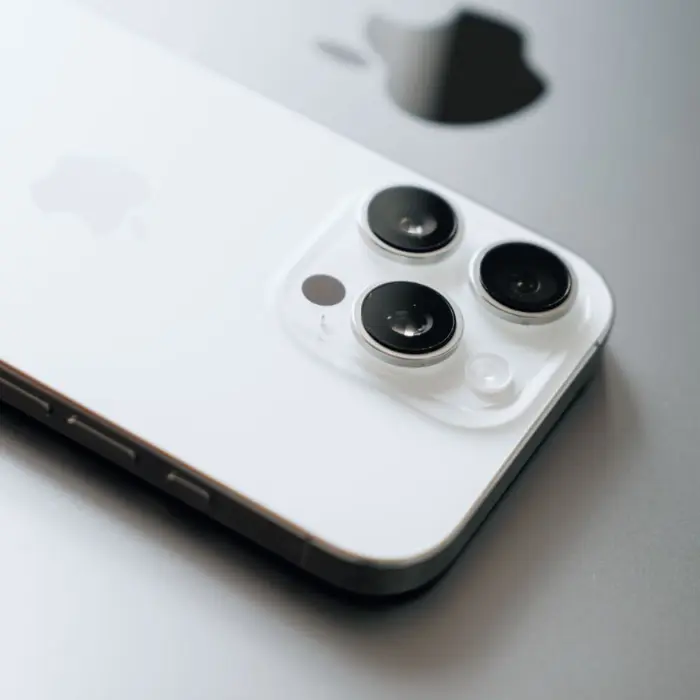 Apple iPhone 15 (128GB)